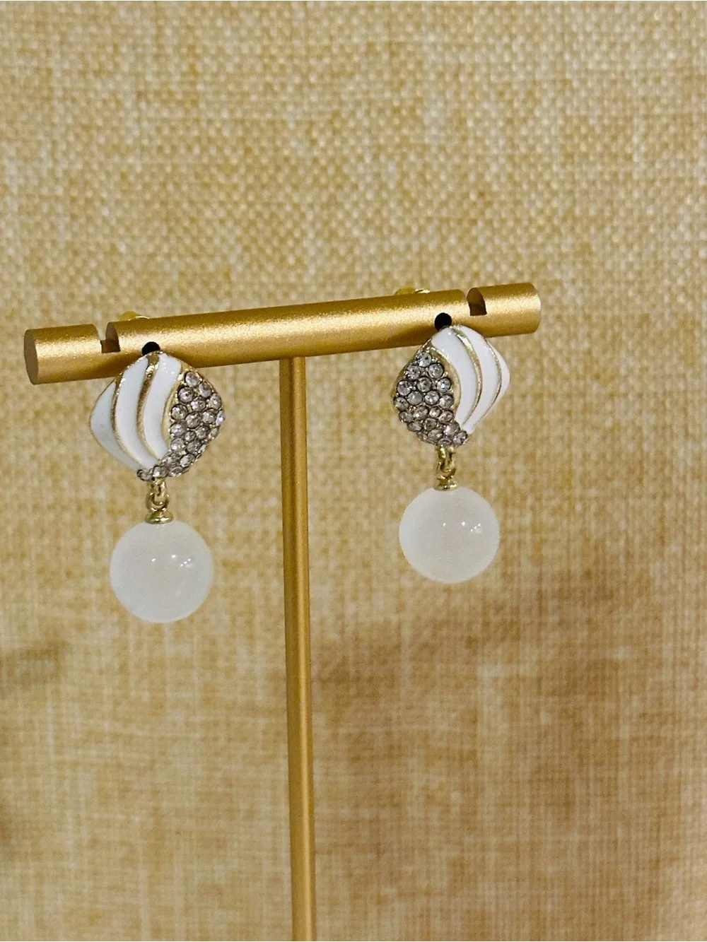 Fashion Jewelry White and Gold Crystal Drop Earrings